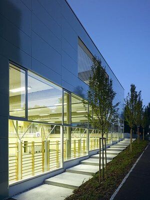Volksschule Steyr – Resthof mit Turn- bzw. Veranstaltungssaal