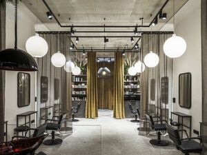 Wohnhaus mit Friseursalon Mannersdorf