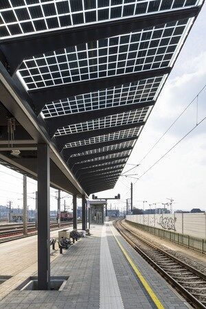 PV Bahnsteigdächer Matzleinsdorferplatz