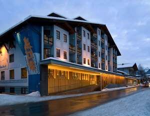 Hotel Tauernhof, Vorzone zu Straße