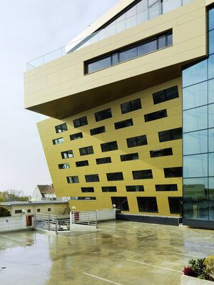 Raiffeisen Finance Center