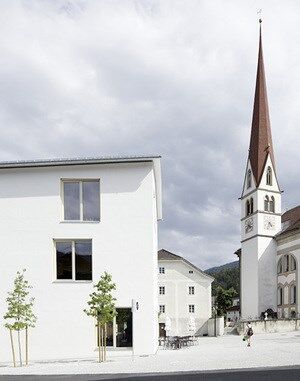 Haus für Kinder und Dorfplatz Inzing