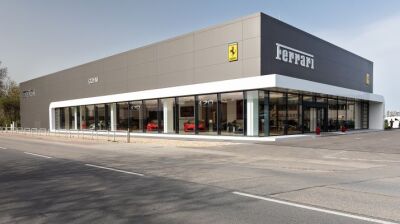 Fassaden großformatig und unsichtbar befestigt