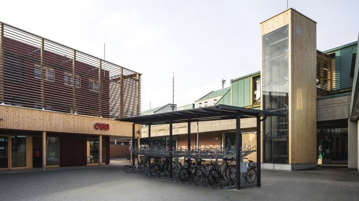 Schindler realisiert ersten Lift im Holzschacht für die ÖBB