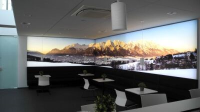 Kreative Raumgestaltung mit gedruckten Bildern