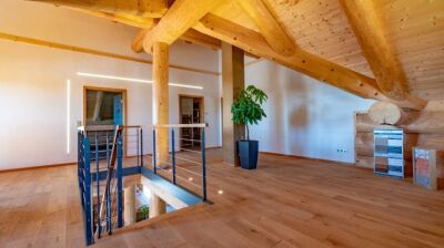 Nachhaltige Ausgleichsschüttungen aus mineralisierten Holzhackschnitzeln