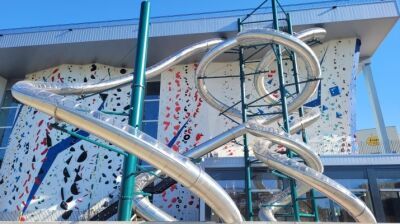 Spektakuläre Rutschen für Schweizer Sportzentrum