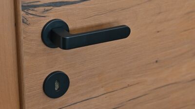 Hochwertige Lienbacher Türbeschläge in schlichtem, stilvollem Design!