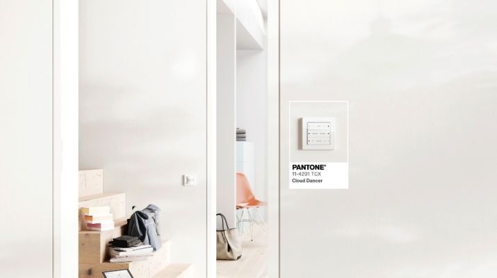 Cloud Dancer trifft Gira Design