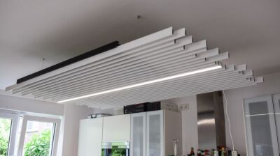 Baukasten Design-Akustik-Licht – das neue multifunktionale Deckensegel von NE