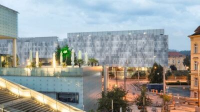 Nachhaltiger Campus mit Kautschukböden