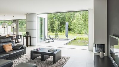 Sonnenschutz für minimalistische Fenster